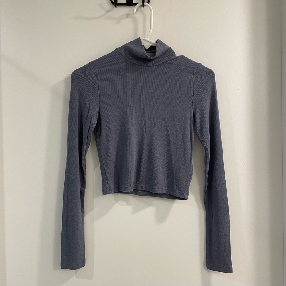 Aritzia Wilfred Cropped Turtleneck Sweater | Size S